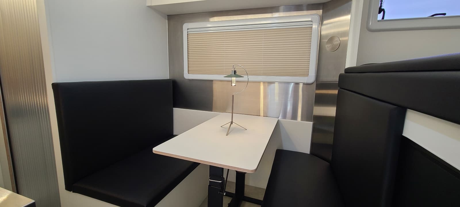 캠핑카 가격 대비 가성비 인테리어